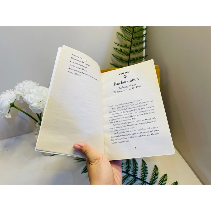 [Sách 2hand từ US] Like new 90% - White Star: A Dog on the Titanic của Marty Crisp 477995
