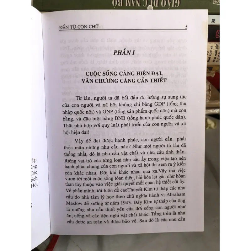 Đến từ con chữ - Phạm Quang Trung 992568