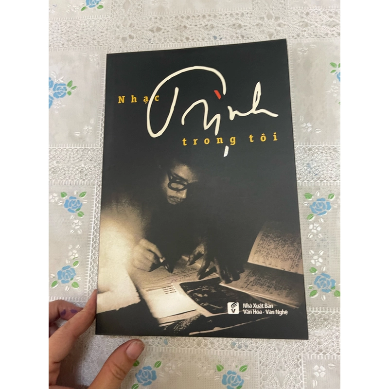 Nhạc trịnh trong tôi (sách chưa sử dụng ) 495988