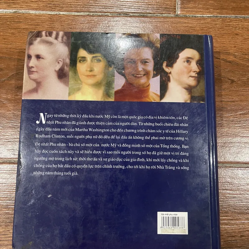 Đệ nhất Phu nhân - Bill Harris (k4) 762315