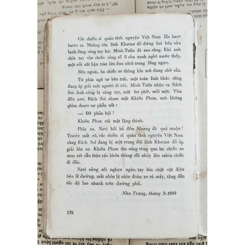 Tiểu thuyết BÊN CHÉN RƯỢU THỀ (in 1989), tác giả Bùi Hồng Phúc 705166