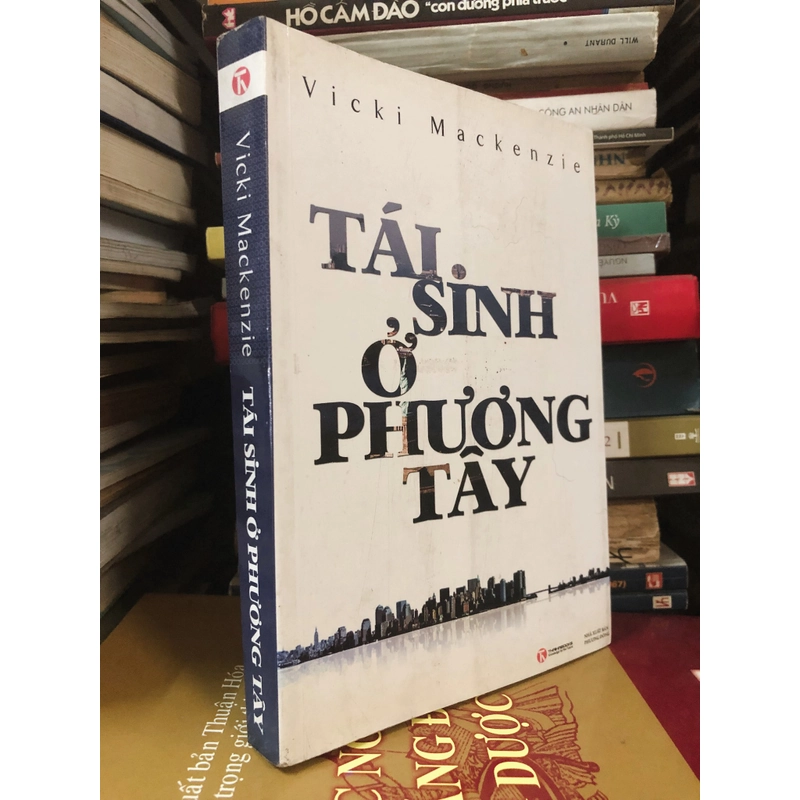 Sách Tái sinh ở phương Tây - Câu chuyện luân hồi những vị cao tăng 306649