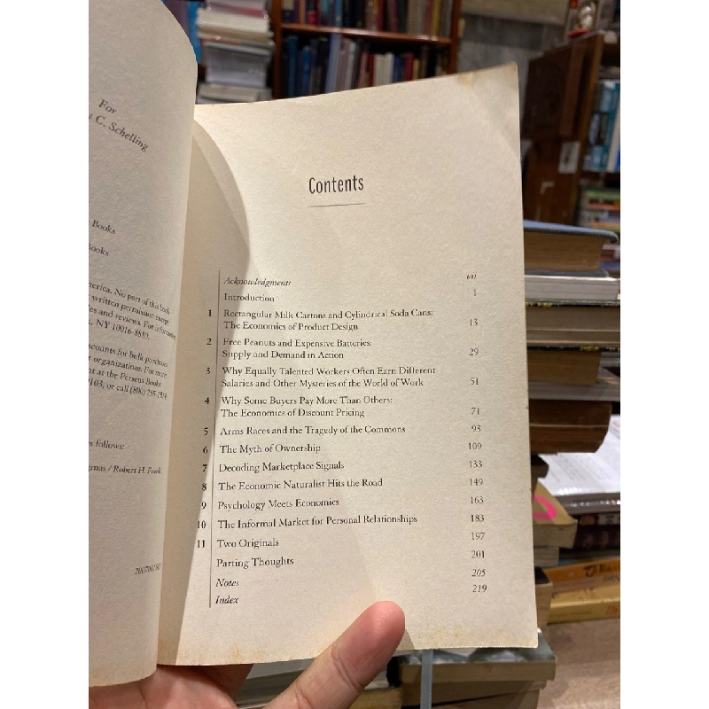 The Economic Naturalist - Robert H. Frank 993804