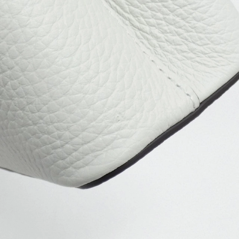 Túi xách Louis Vuitton Exotic Leather Capucines MINI N85552 619716