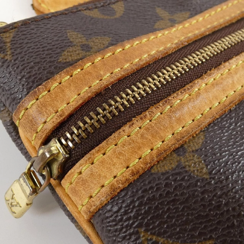 Túi đeo vai Louis Vuitton Monogram Pochette Bosphore M40044 613638