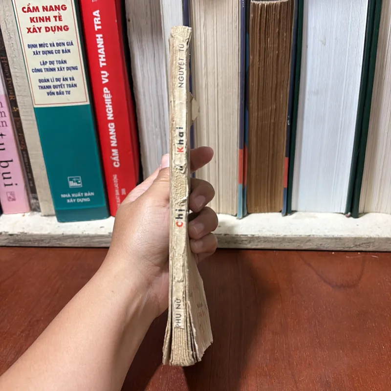 II Sách Xưa: Chị Minh Khai - Nguyệt Tú - 1976 750956