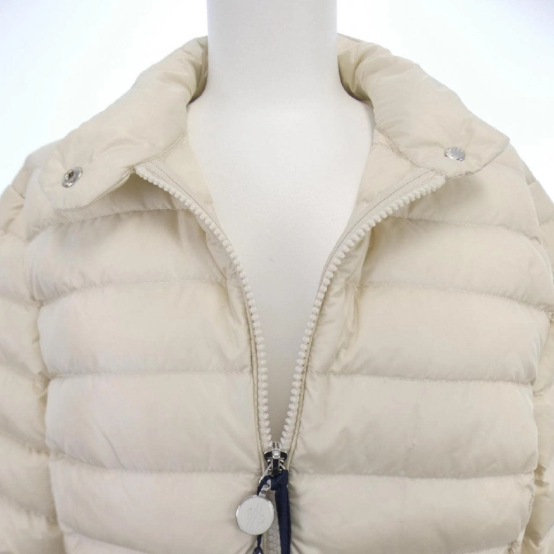 Áo khoác lông vũ MONCLER 637174