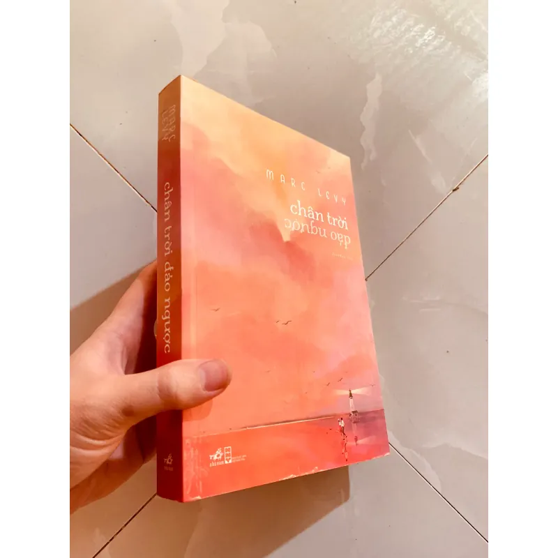 Chân Trời Đảo Ngược - Marc Levy. 994032