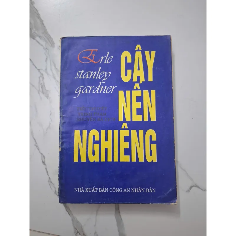 Cây nến nghiêng - Erle Stanley Gardner - Tiểu thuyết trinh thám 1006711