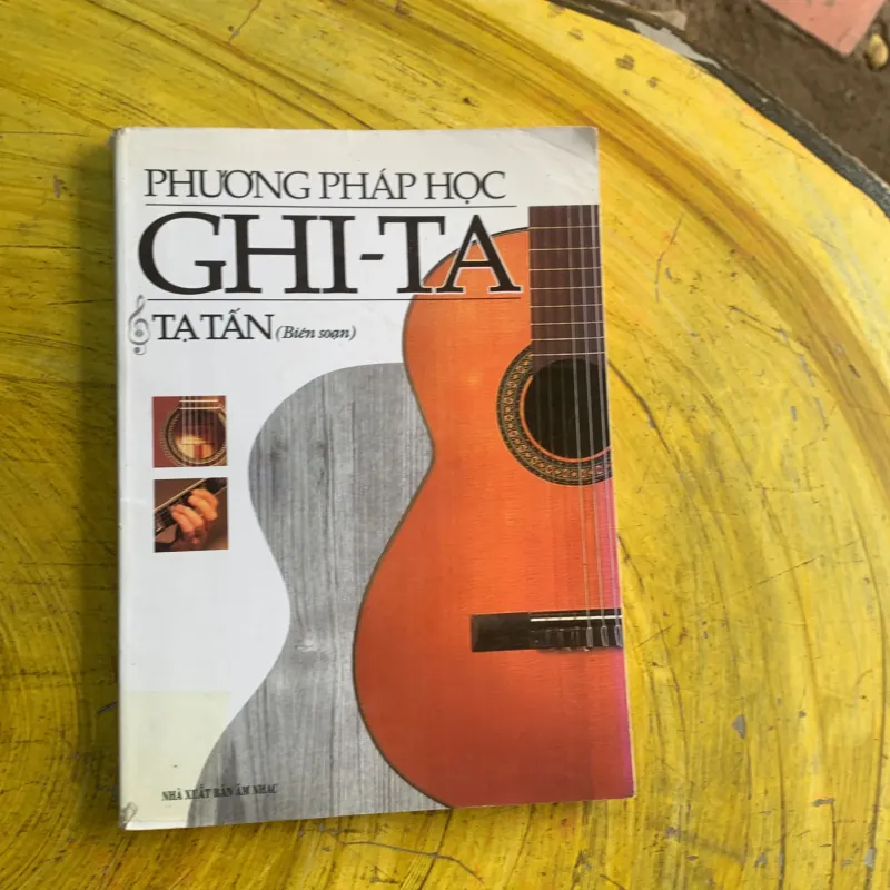 COMBO PHƯƠNG PHÁP HỌC GHI-TA & LÝ THUYẾT ÂM NHẠC CƠ SỞ CHO NGƯỜI MỚI HỌC NHẠC 991333