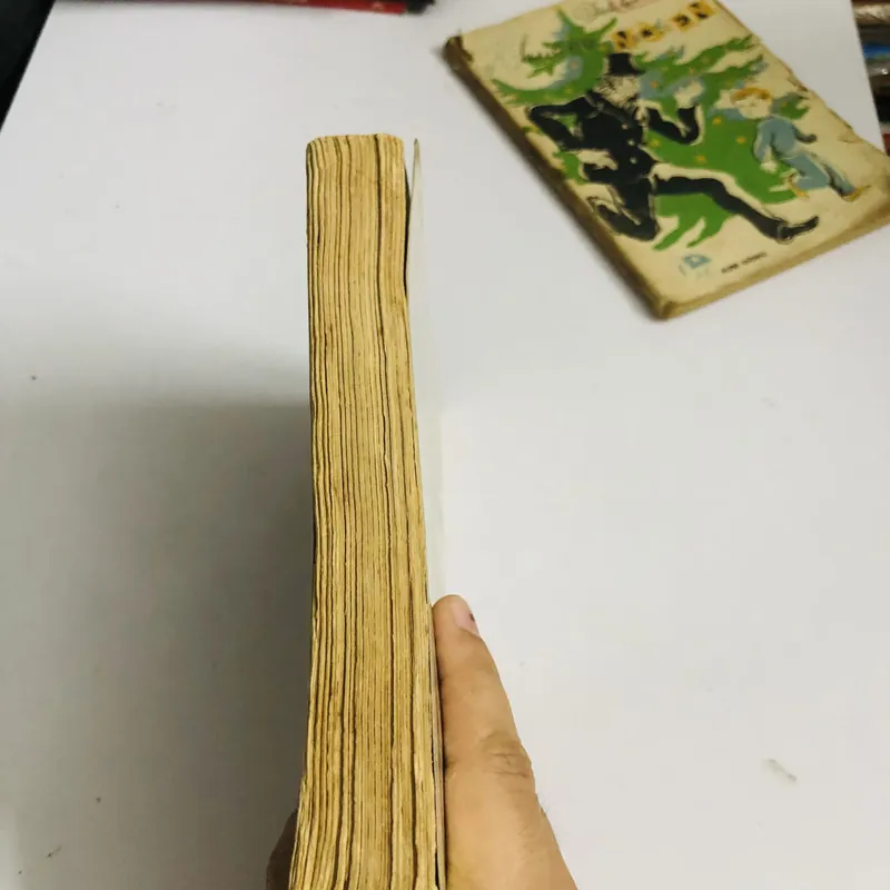THÀNH PHỐ BUỒN ( tiểu thuyết Mỹ) 568221