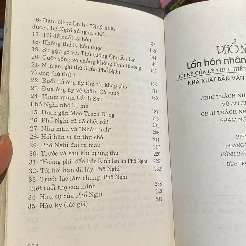 PHỔ NGHI - LAADN HÔN NHÂN CUỐI CÙNG (HỒI KÝ CỦA LÝ THỤC HIỀN VỢ THỨ NĂM CỦA PHỔ NGHI) 2004 473333