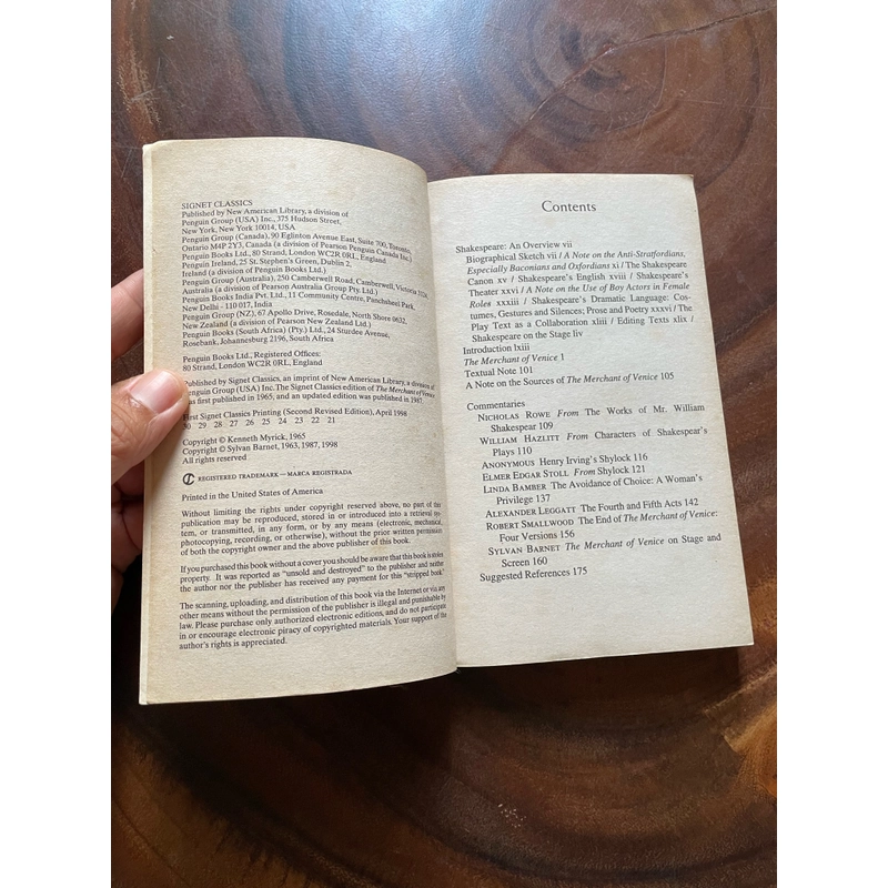 II English Book: The Merchant Of Venice - SHAKESPEARE - 1998 442851