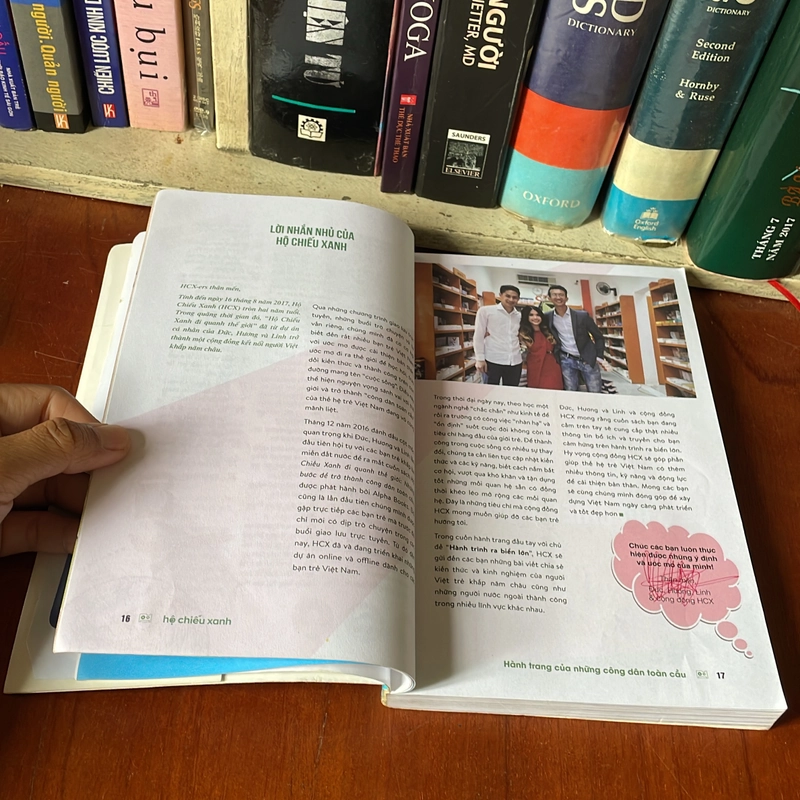 II Sách Kỹ Năng: Hộ Chiếu Xanh _ Hành Trình Ra Biển Lớn - Nhiều Tác Giả - 2018 543865