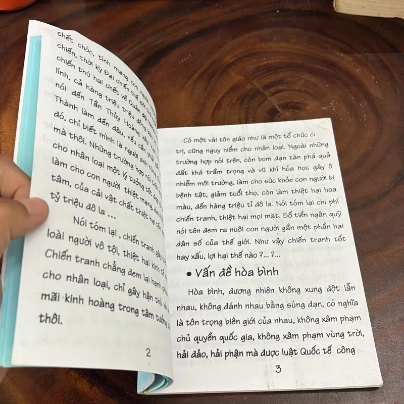 II Tựa Sách: Quảng Trị • Đà Nẵng Là… - Nhiều Tác Giả 999236