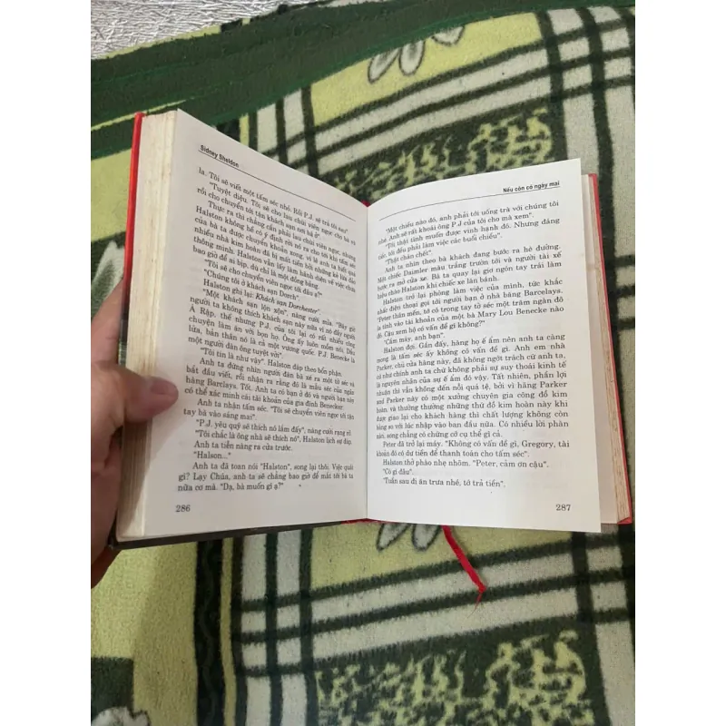 Nếu còn có ngày mai, BÌA CỨNG mới 80% bẩn nhẹ Sidney Sheldon (Hoi) 193150