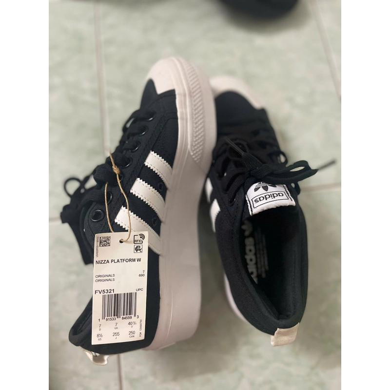 Giày Adidas chính hãng xách tay 498250