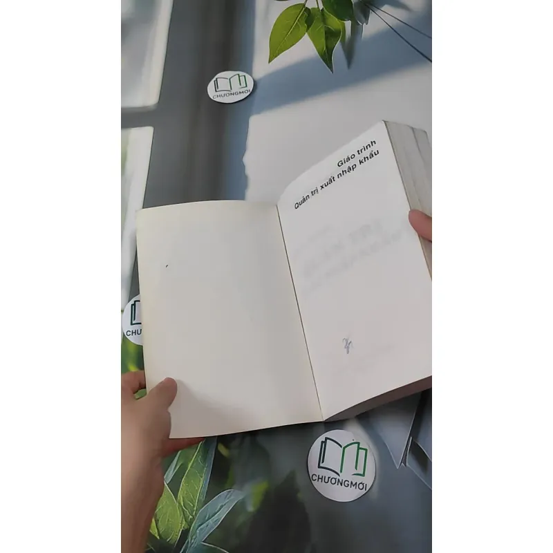 Quản trị xuất nhập khẩu - Đoàn Thị Hồng Vân & Kim Ngọc Đạt 1018850