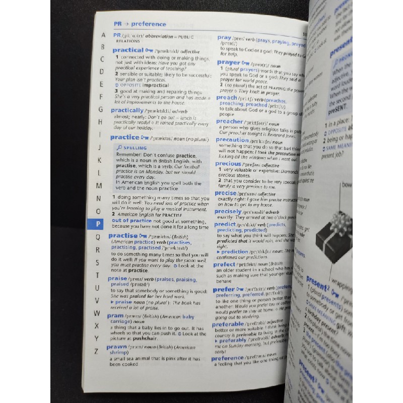 Oxford Essential Dictionary mới 80% HCM0411 31748