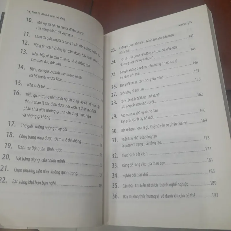 Hugh Macleod - PHỚT LỜ TẤT CẢ BƠ ĐI MÀ SỐNG 1032323