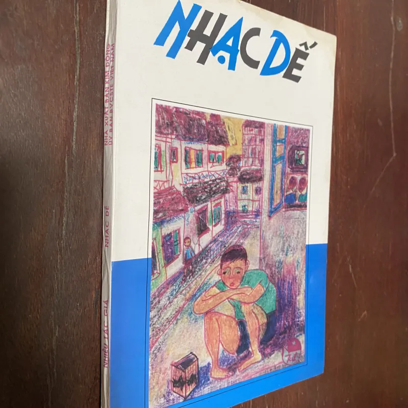 Nhạc Dế do Nhà xuất bản Kim Đồng phát hành vào năm 1997. 1047139