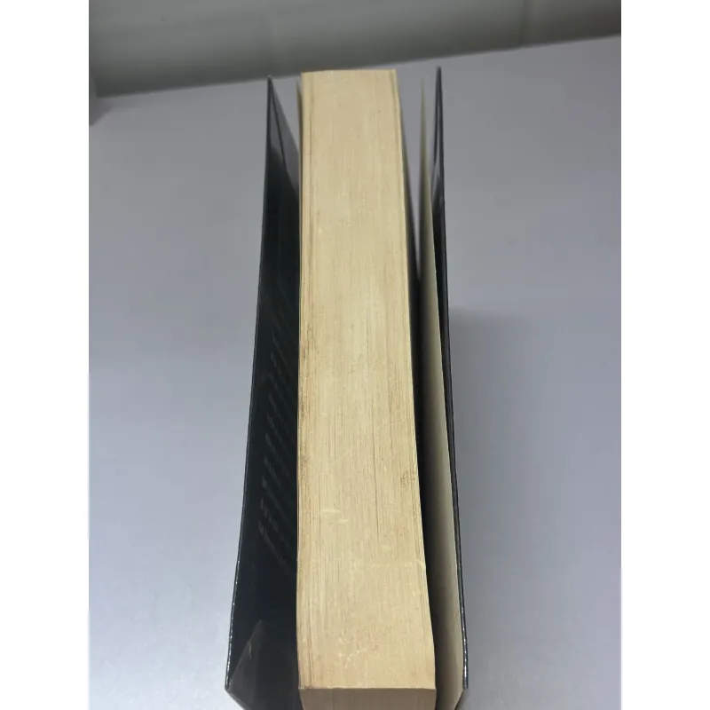 Ông trăm tuổi trèo qua cửa sổ và biến mất 1004899