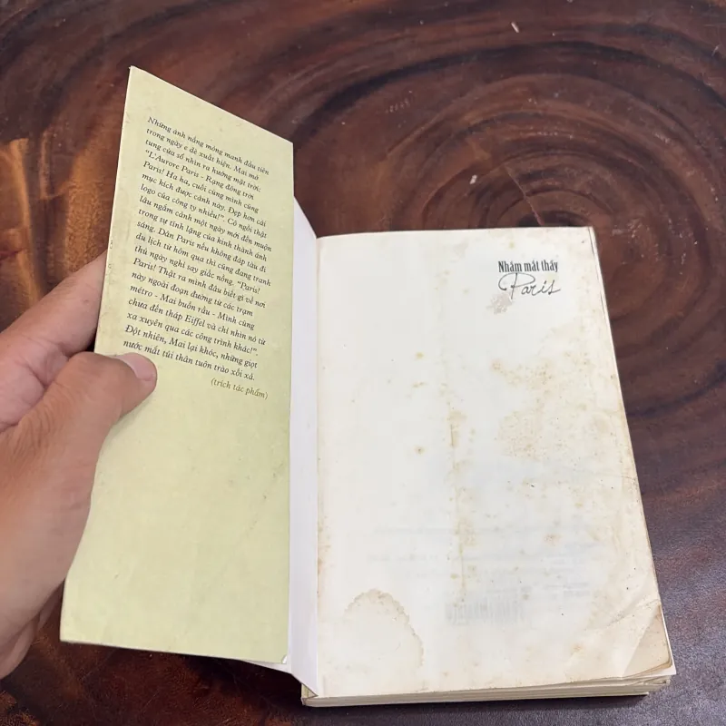 [Sách Không Đẹp] - II Văn Học: Nhắm Mắt Thấy Paris - Dương Thuỵ - 2011 1008463