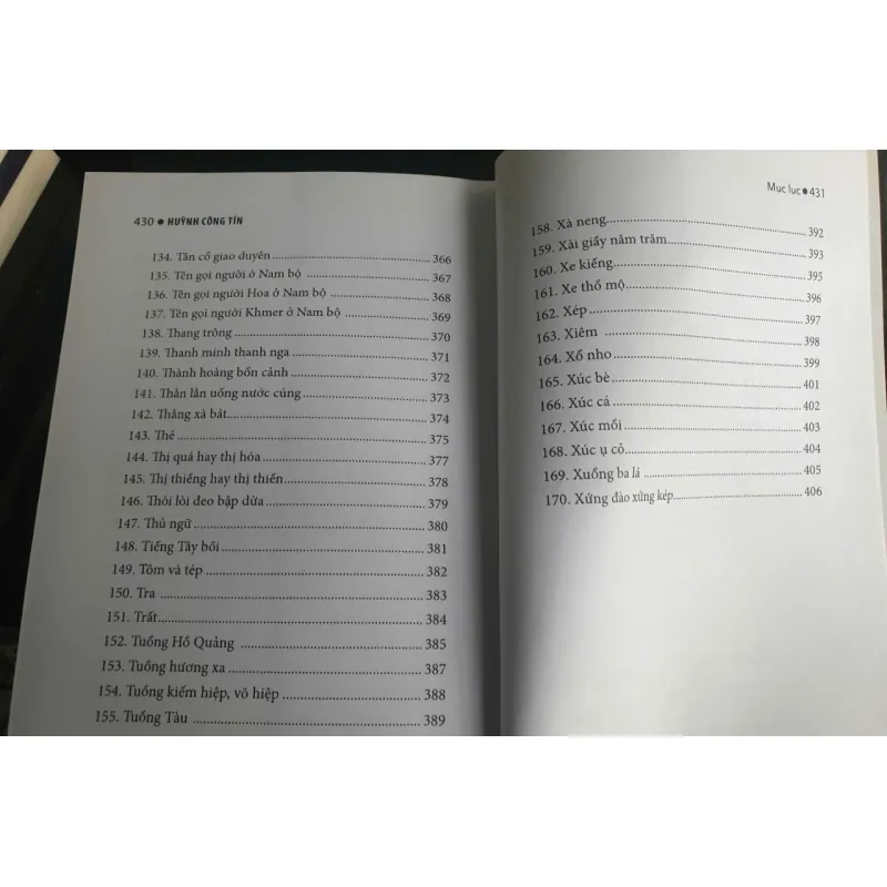Sách Chuyện Địa Danh Và Chữ Nghĩa Nam Bộ - Huỳnh Công Tín mới 90% 674335