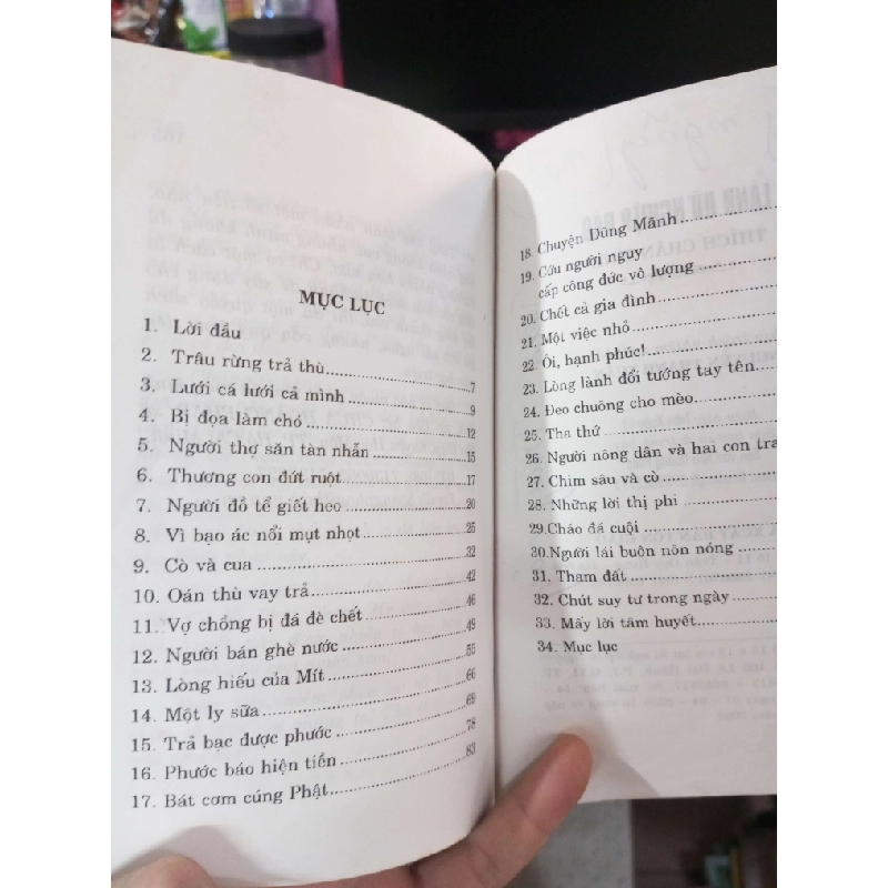 Lành Dữ Nghiệp Báo - Thích Chân Tính 2005 mới 80% ố bẩn có mộc (Sách văn học) HCM1304 1011557