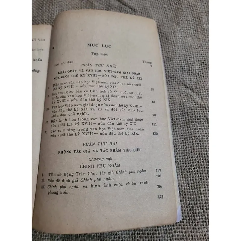  VĂN HỌC VIỆT NAM NỬA CUỐI THẾ KỶ XVII - ĐẦU THẾ KÝ XIX  1018043