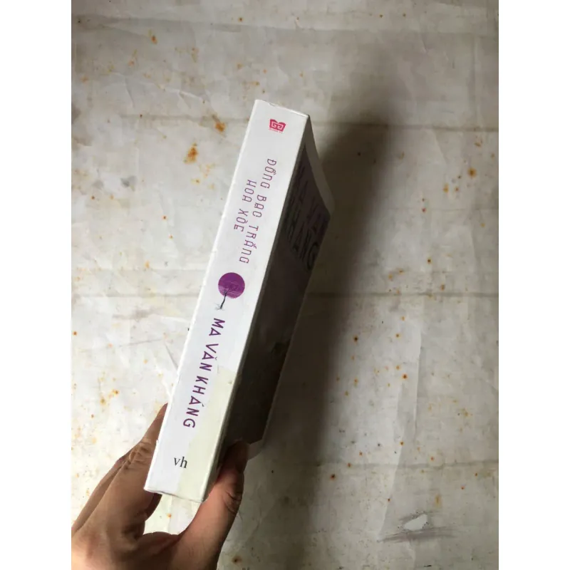 Đồng Bạc Trắng Hoa Xòe - Ma Văn Kháng 900826