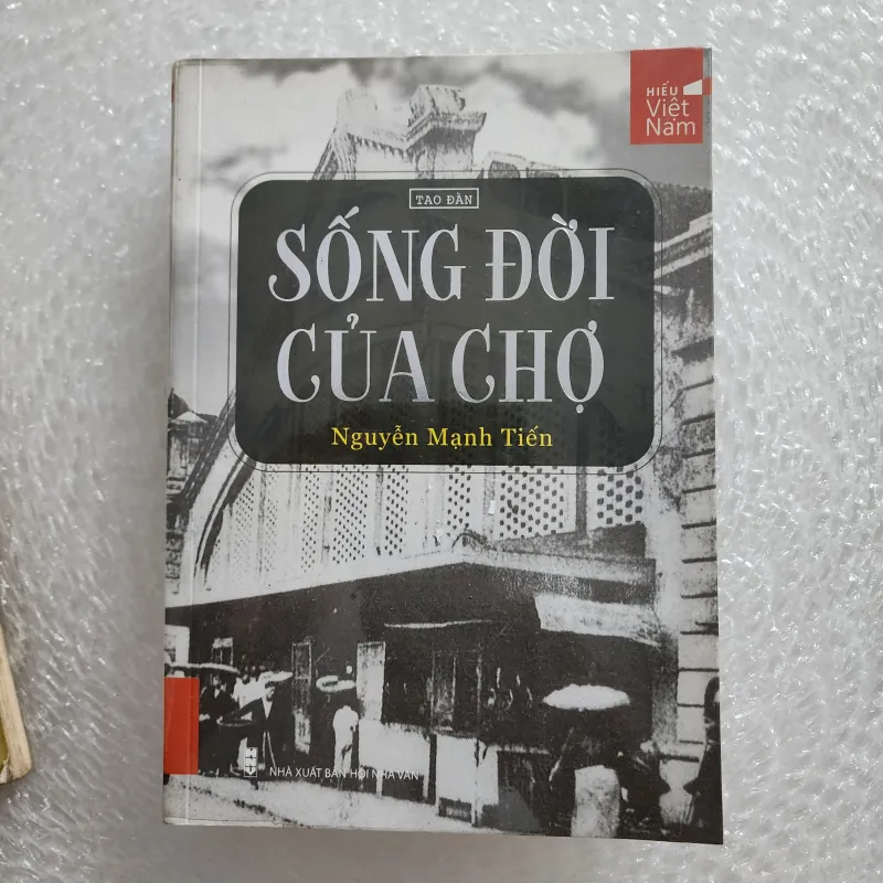 Sống đời của chợ | nguyễn mạnh tiến  1022027