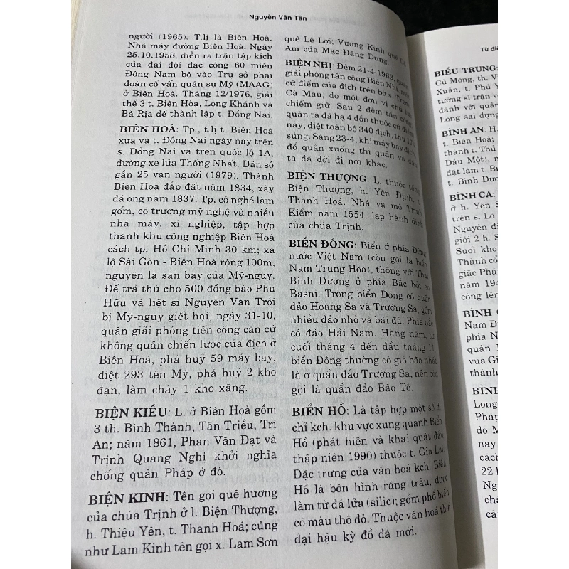 Từ điển địa danh Lịch sử,Văn Hoá,Du Lịch Việt Nam-Nguyễn Văn Tân- NXB Văn Hoá Thông Tin 2002 784048