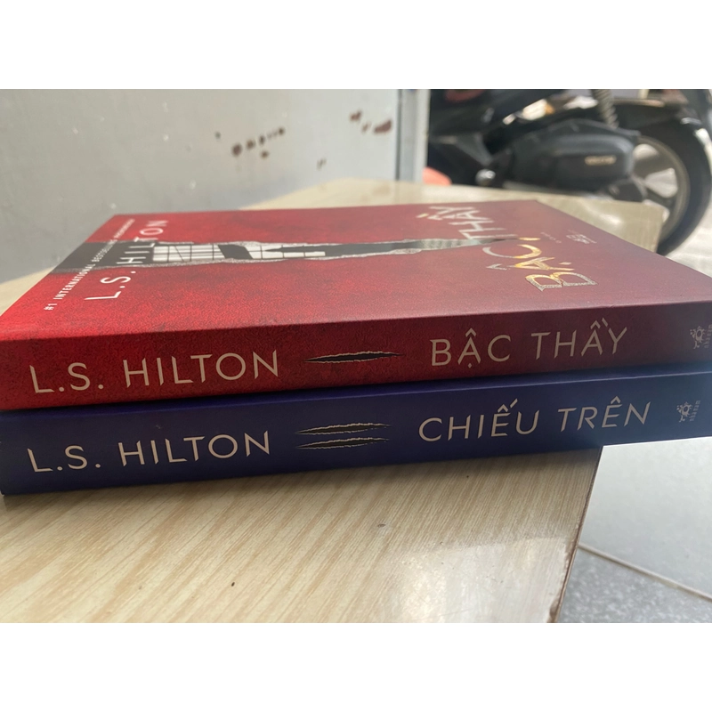 Sách Bậc Thầy + Chiếu Trên (18+) - L.S.Hilton 455807