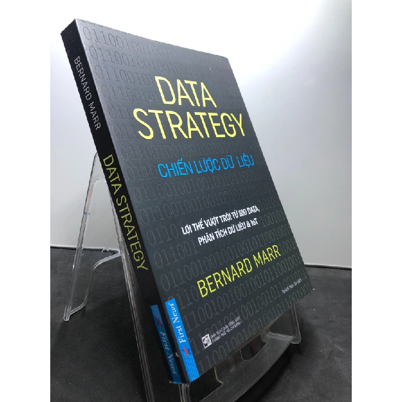 Data Stratery Chiến lược dữ liệu 2019 mới 80% ố vàng Bernard Marr HPB2307 KỸ NĂNG 189898