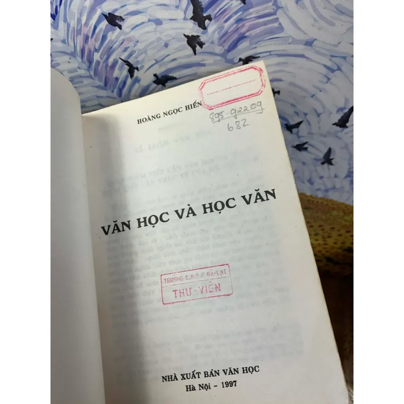 Văn Học Và Học Văn - Hoàng Ngọc Hiến 926219