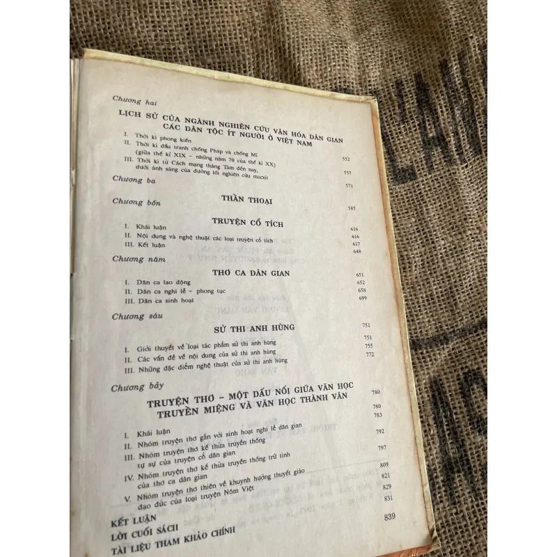 Văn học dân gian - ĐINH GIA KHÁNH - CHU XUÂN DIÊN - VÕ QUANG NHƠN TĂN HỌC DÂN GIAN 1013372