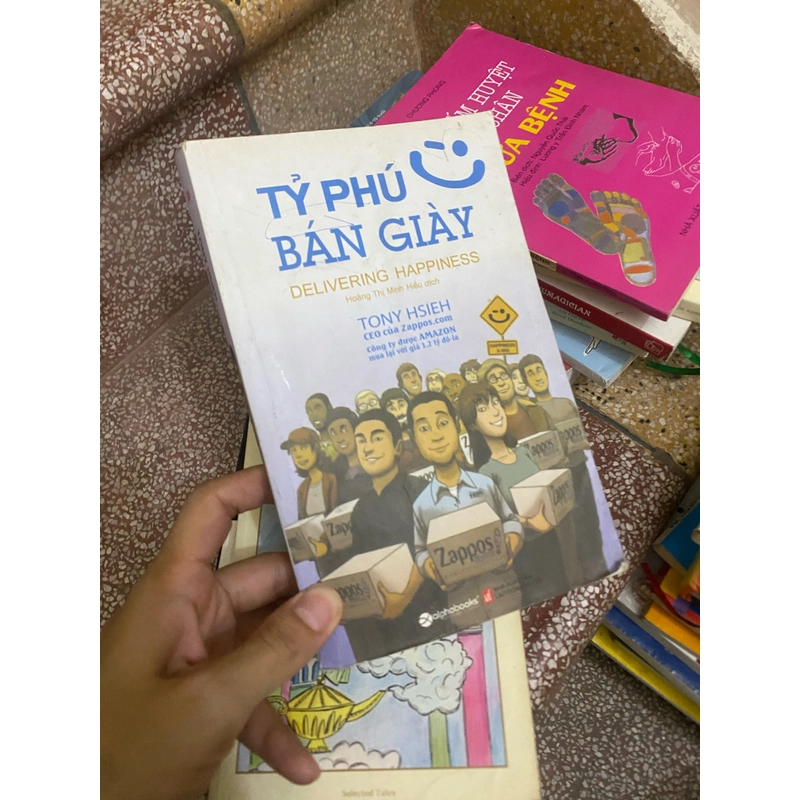 Tỷ Phú bán giày 6859