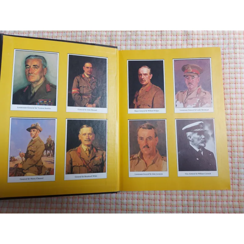 The Commanders: Australian Military Leadership in the Twentieth Century - Khổ lớn, bìa vải 788313