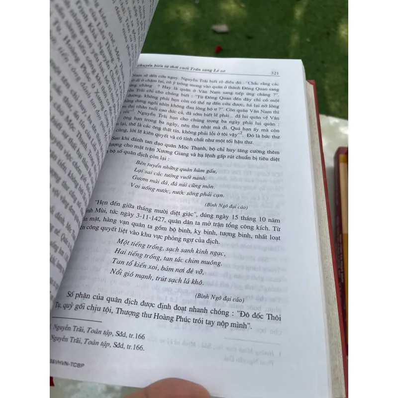 PHAN HUY LÊ: LỊCH SỬ VÀ VĂN HOÁ VIỆT NAM TIẾP CẬN BỘ PHẬN - PHAN PHƯƠNG THẢO tuyển chọn 1029126