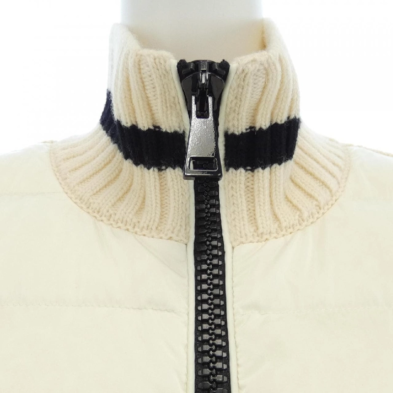 Áo khoác lông vũ MONCLER 638606