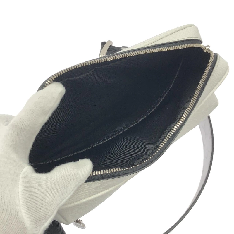 Túi đeo chéo Louis Vuitton Taiga Lama Outdoor Messenger PM M30243 - Hàng hiệu Chính hãng 802767