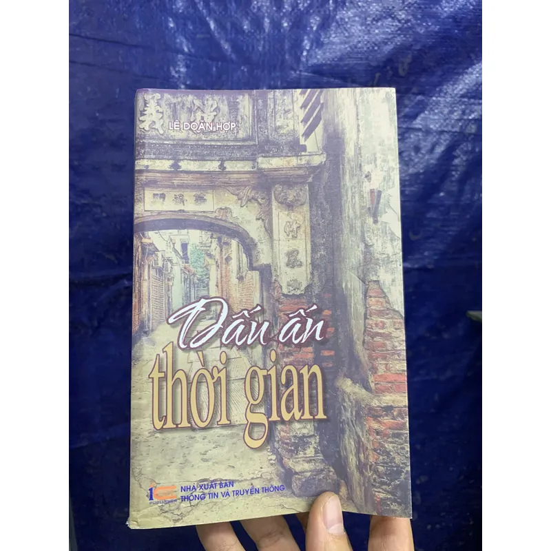 Dấu ấn thời gian - lê doãn hợp.  715233