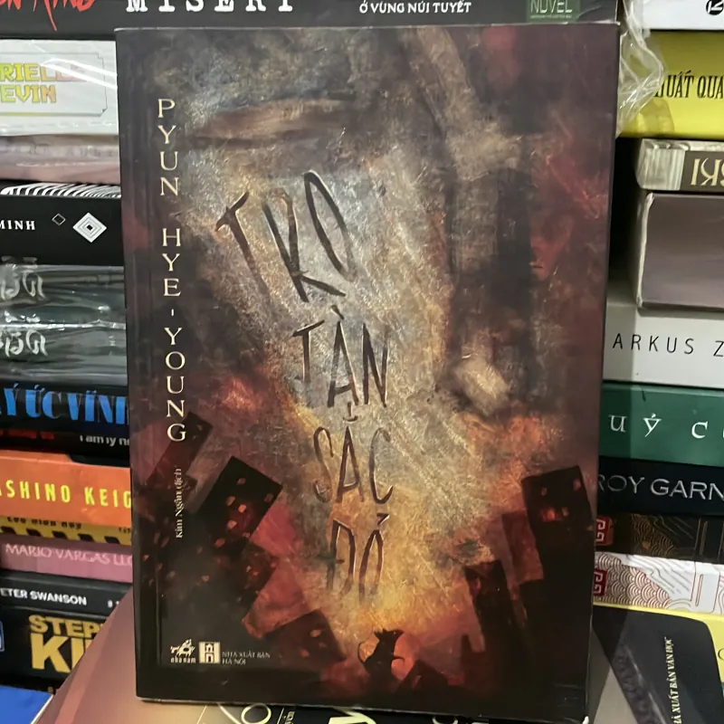 Tro tàn sắc đỏ 926467