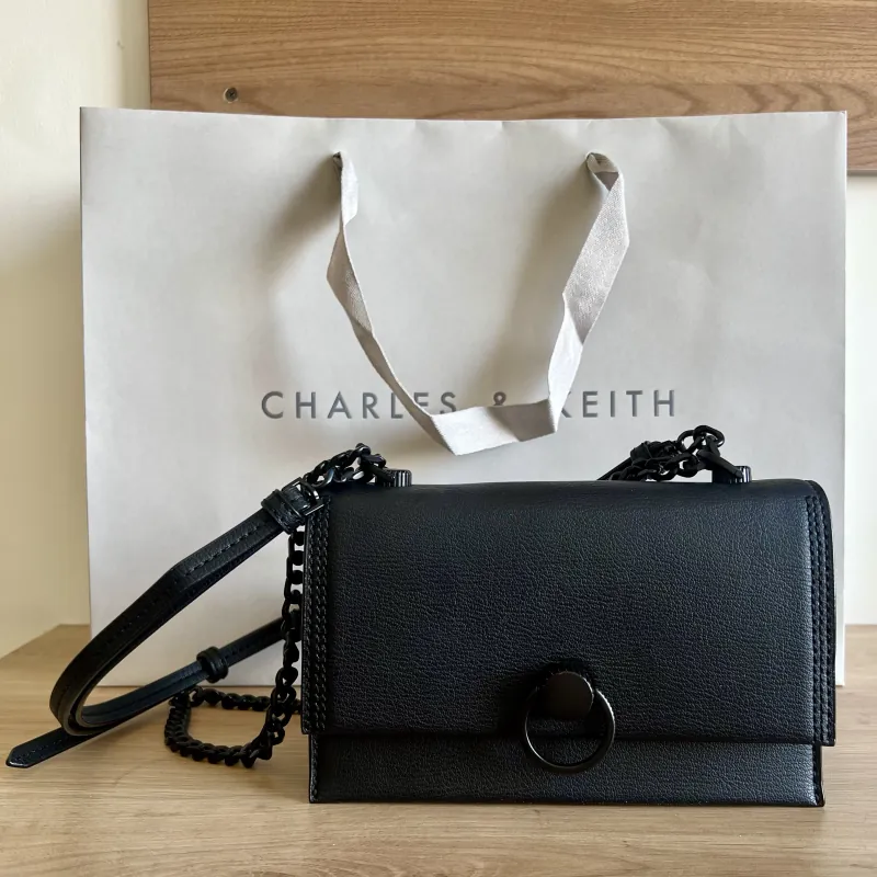 Túi Xách Nữ Charles & Keith Ring Push-Lock Shoulder Bag (Hàng auth kèm túi giấy) 596043