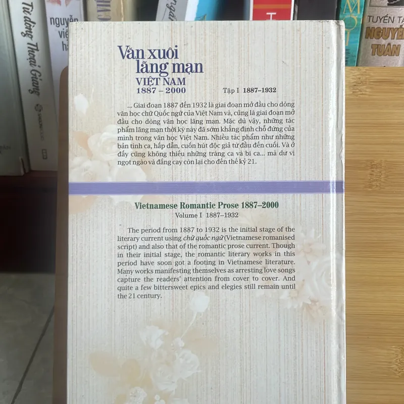 Văn xuôi lãng Mạn Việt Nam 1887-2000 688384