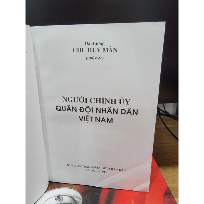 Người chính ủy 572759