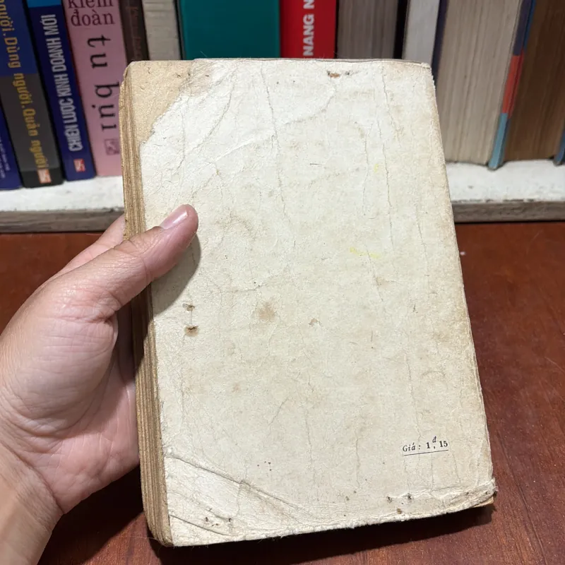 [Sách Thiếu Trang] - II Sách Xưa: Thơ _ Tố Hữu - 1976 796269