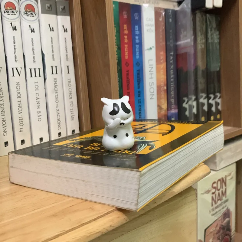 Bí ẩn nĩa ba răng - Fred Vargas 957578