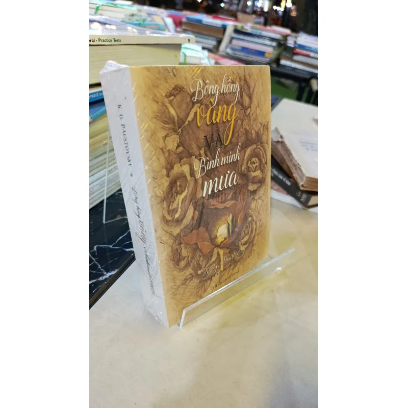 BÔNG HỒNG VÀNG VÀ BÌNH MINH MƯA 694722